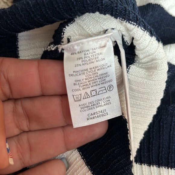 Loft Top - Picture 4 of 5